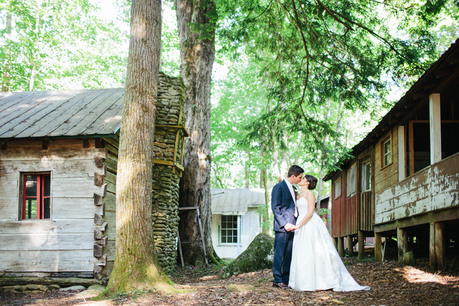 elkmont daisy town wedding