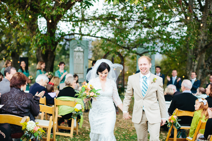 the barn at high point farms wedding photos