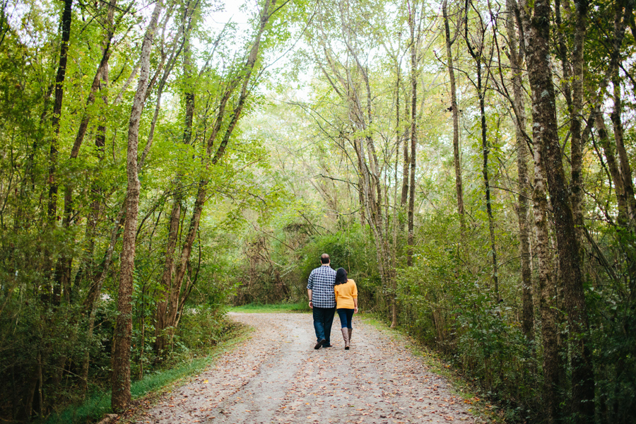 summer engagement photos in chattanooga