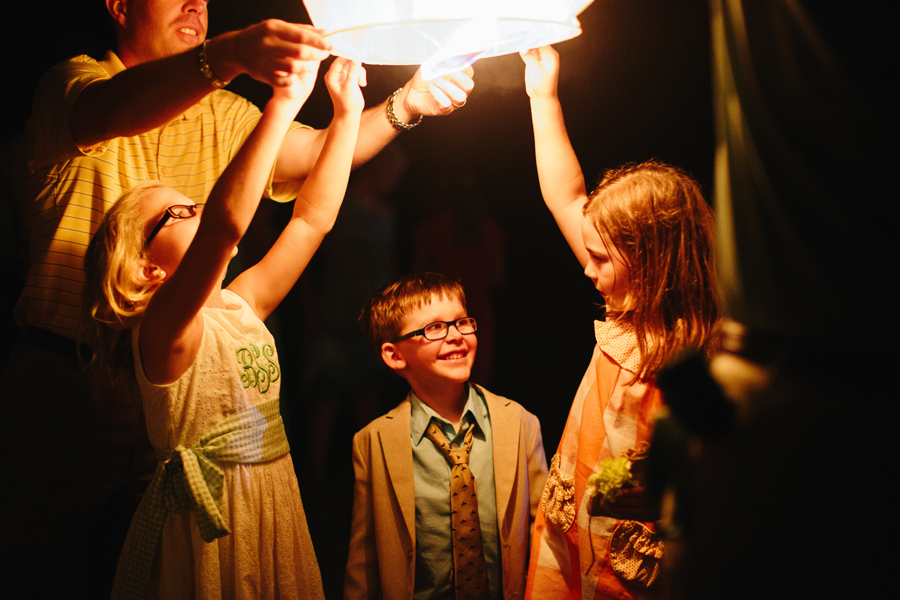 knoxville lanterns at wedding