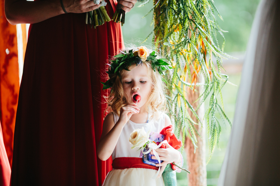 funny flowergirl ceremony