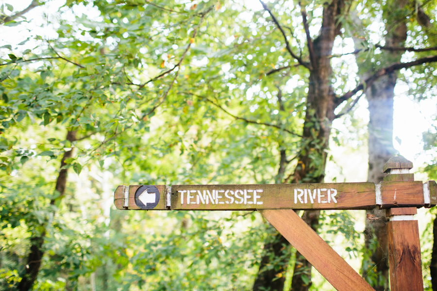 tennessee river sign